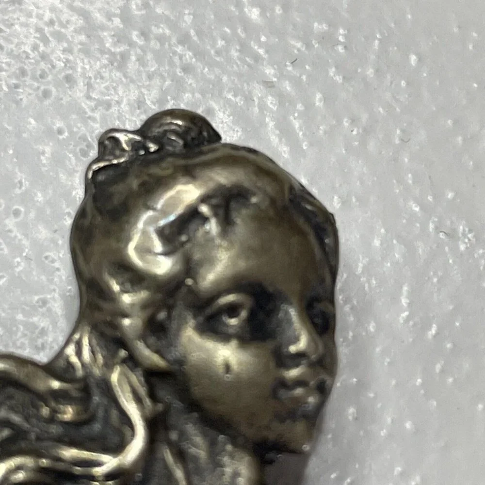 Vintage Art Nouveau Sterling Silver 925 Brooch Charm Pendant Girl Flowers Pretty